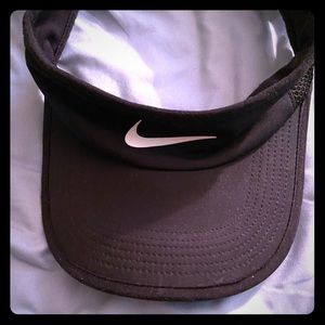 Nike Accessories - Nike fitted visor Nike Accessories - Nike fitted visor